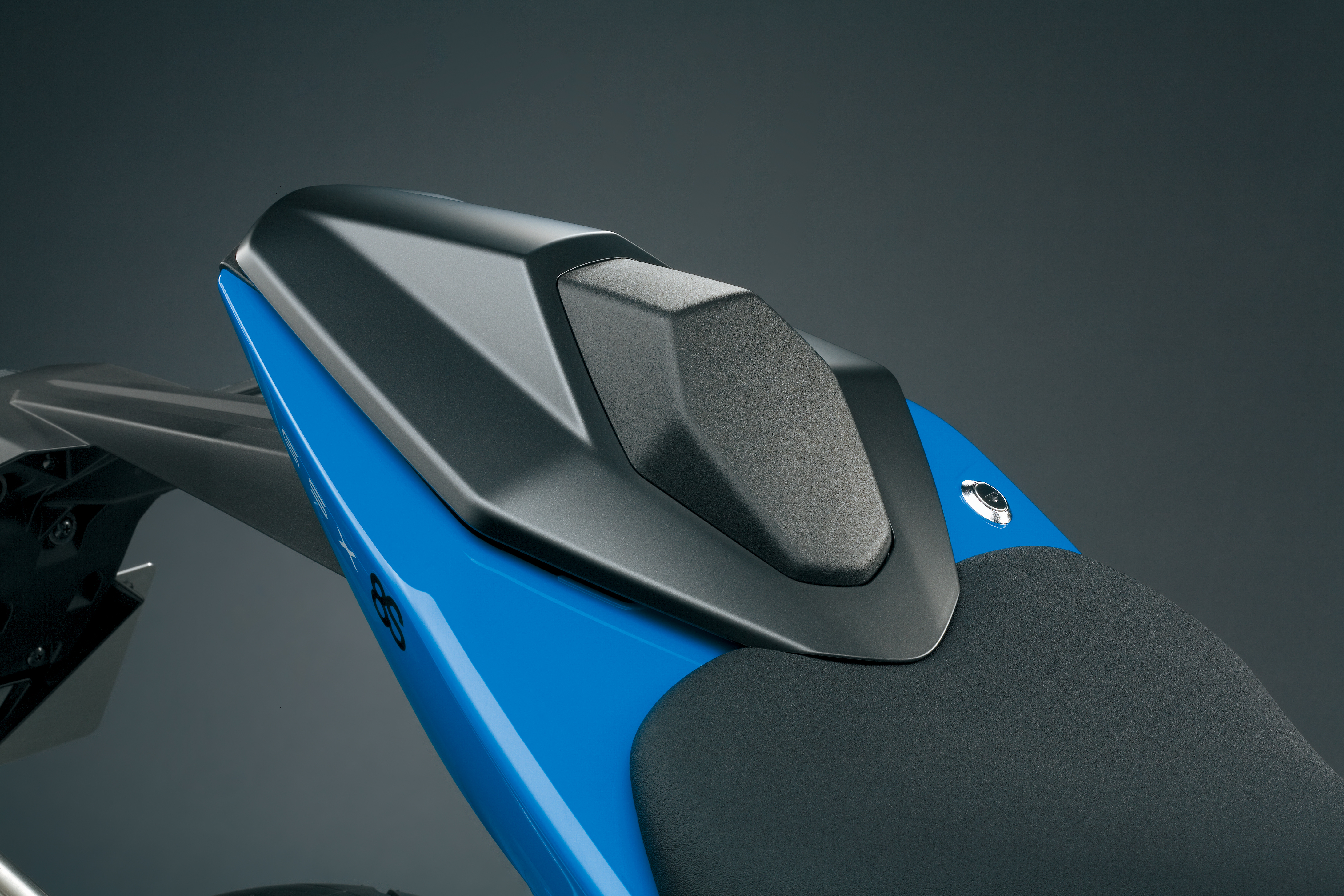 Couvre-socle pour Suzuki GSX-8S 2023- Accessoires d'origine