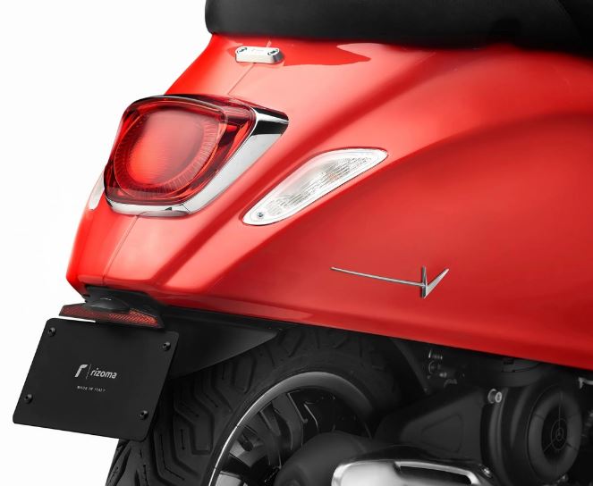 Cache fileté RIZOMA étrier de maintien passager pour Vespa GTS/GTS Super/GTV/Primavera, argenté