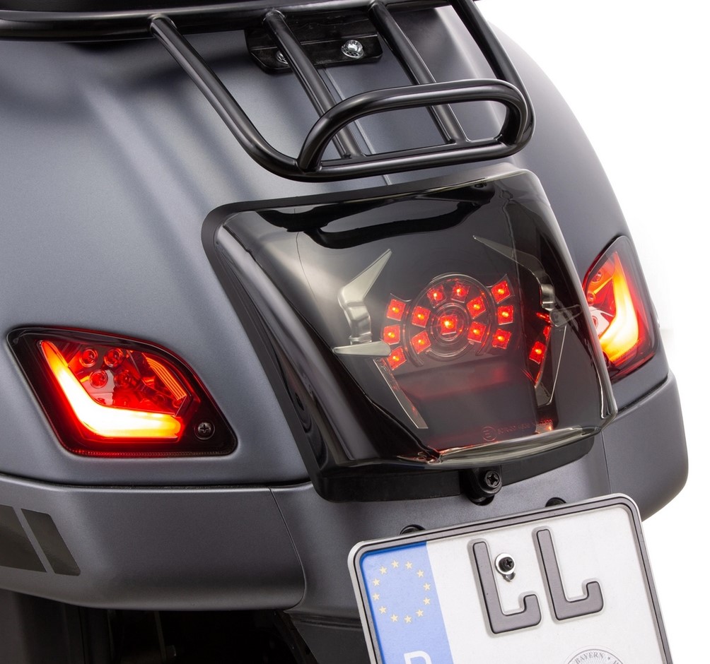 Kit de clignotants arrière gauche/droite pour Vespa GTS/GTS Super/GTV 125-300ccm ('14-22), teinté