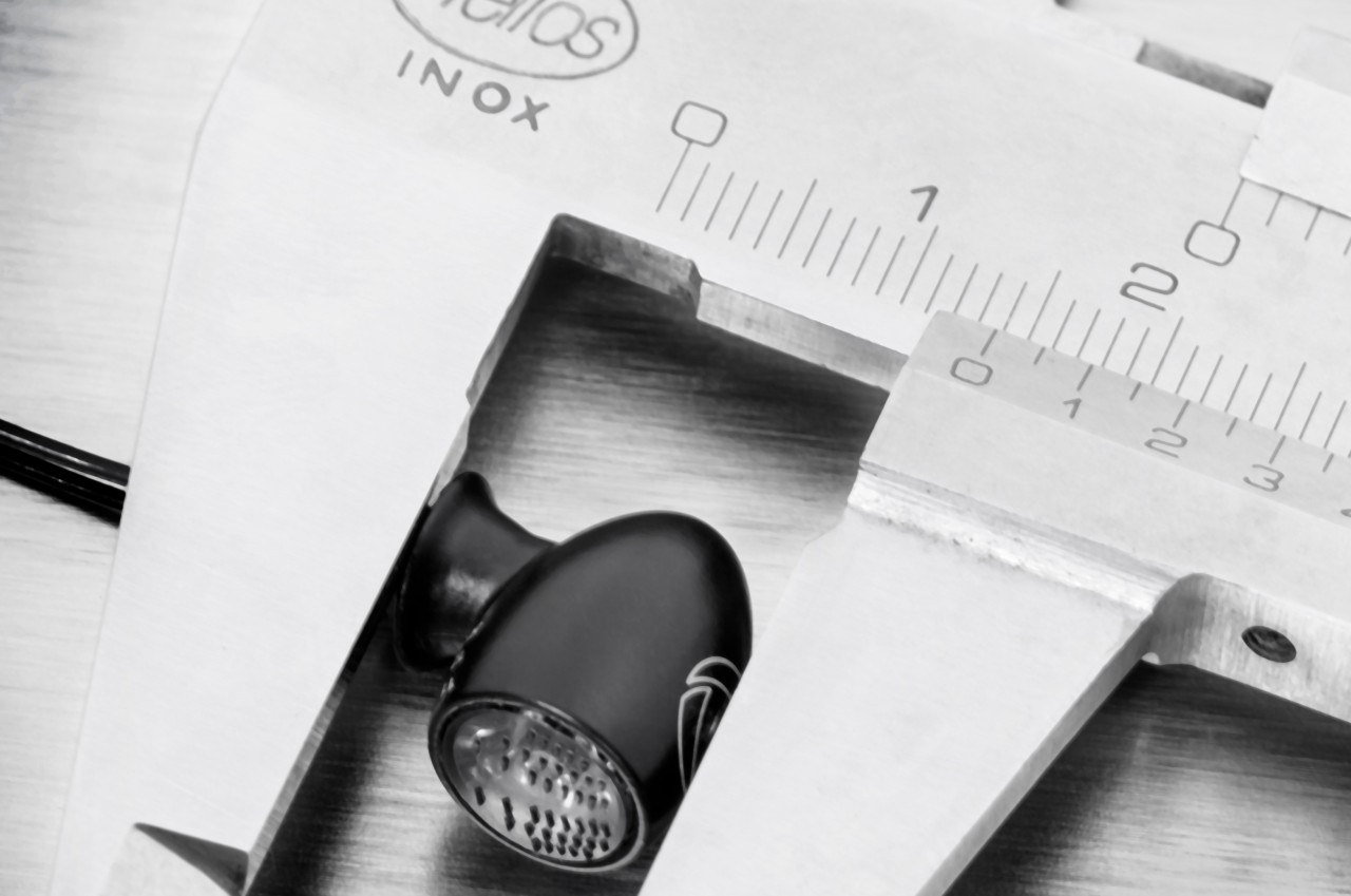 Clignotant Kellermann, Atto Dark, aluminium, LED, V/H, L/R 12 V, noir satiné, M5x0,5x6,5