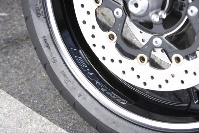 Autocollant de jante, roue avant pour Suzuki GSX1300 B-King BJ. 2008-2011