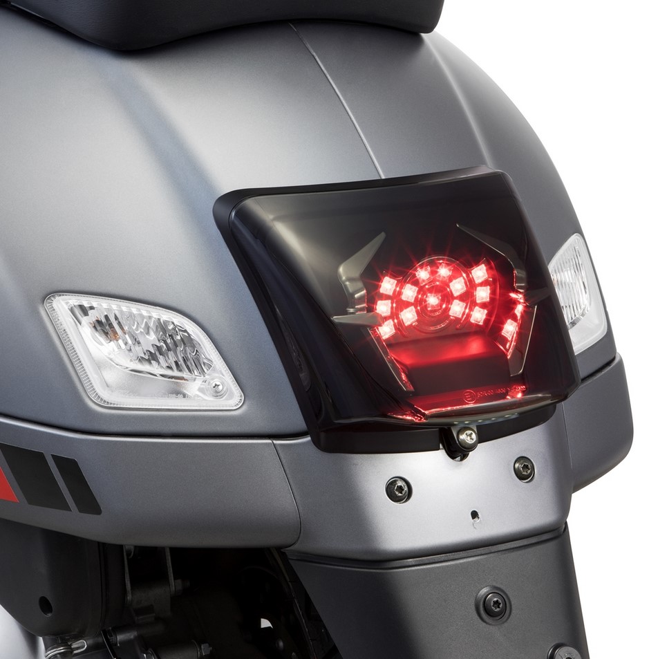 Feu arrière MK II LED pour Vespa GTS/GTS Super/GTV/GT 60 125-300ccm (-'13), teinté