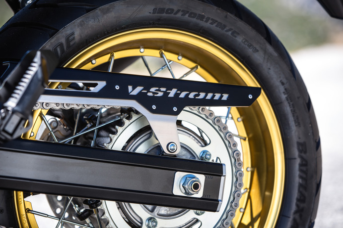 Protège chaîne aluminium pour Suzuki V-Strom 650 BJ. 2017
