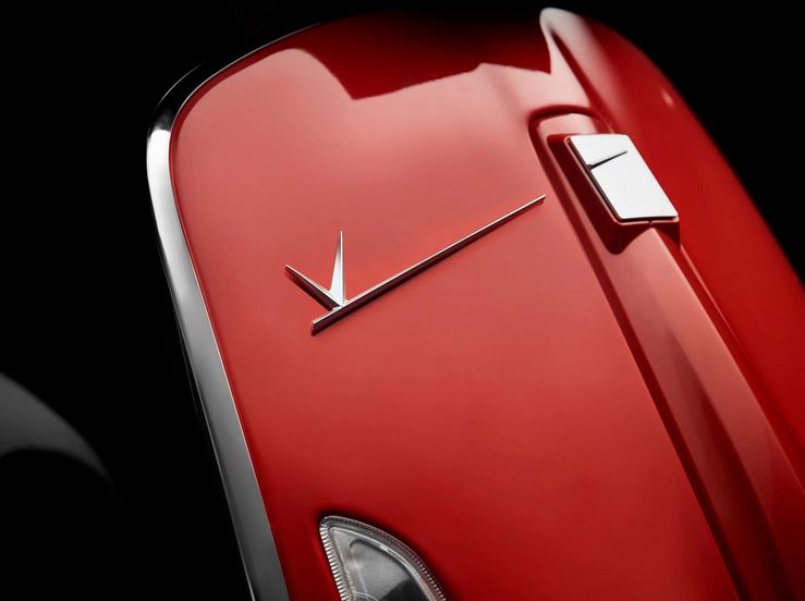 Emblème RIZOMA cascade pour Vespa, argenté