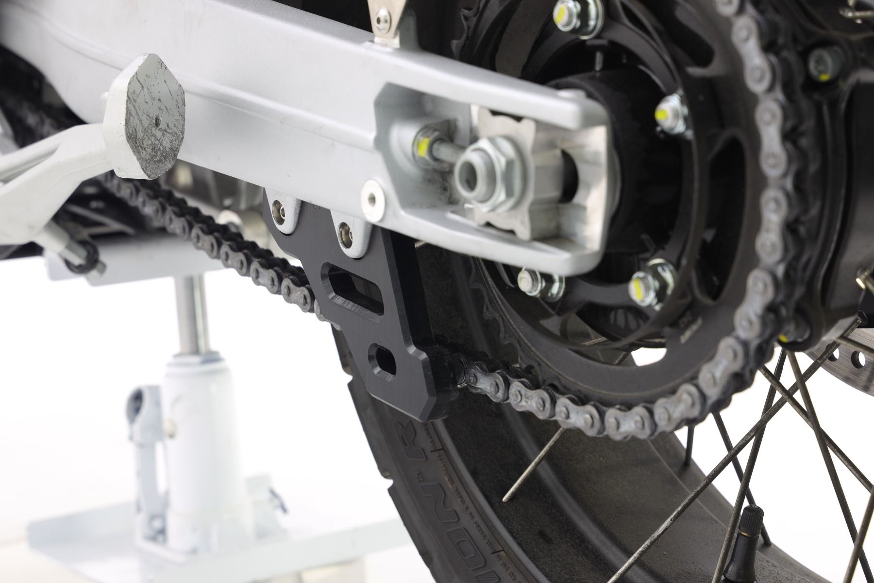 Protège chaîne inférieur pour Aprilia Tuareg 660