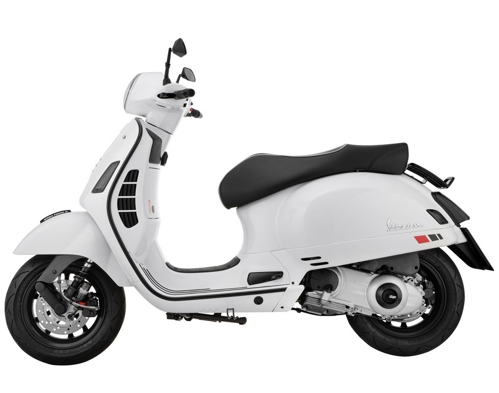 Cadre feu arrière pour Vespa GTS/GTS Super HPE 125/300 ('19-), noir brillant