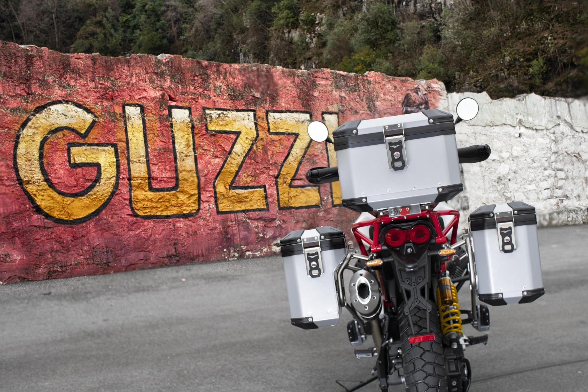 Top case d'origine en aluminium Moto Guzzi V85 TT