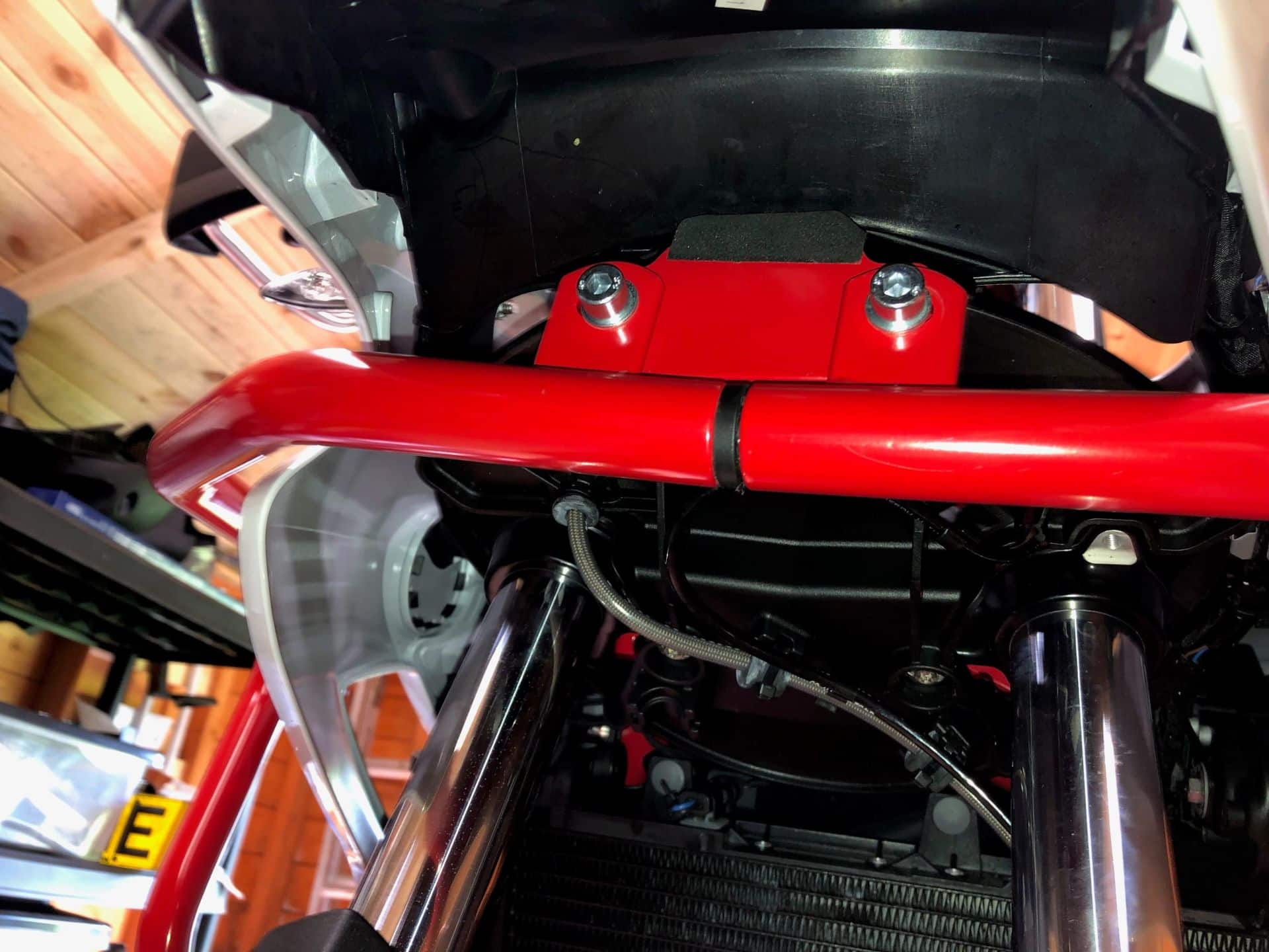 Arceau de protection du réservoir rouge pour BMW F 650 GS Twin (08-11)/F 700 GS (12-17)/F 800 GS (08-16)