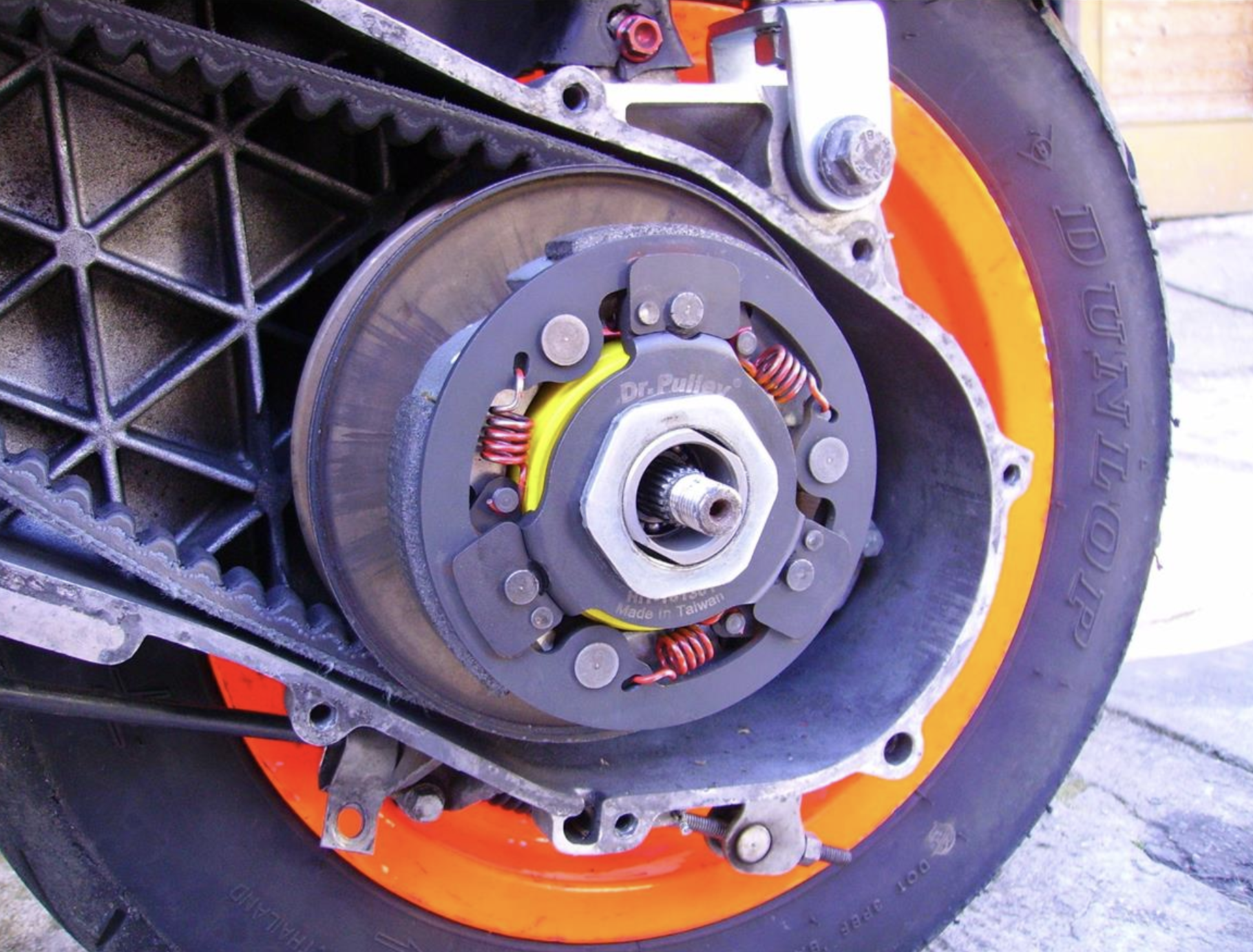 Embrayage SERIE PRO HiT by Dr. Pulley pour Vespa ET2/ET4/LX/LXV/S/Primavera/Sprint 50ccm 2T/4T