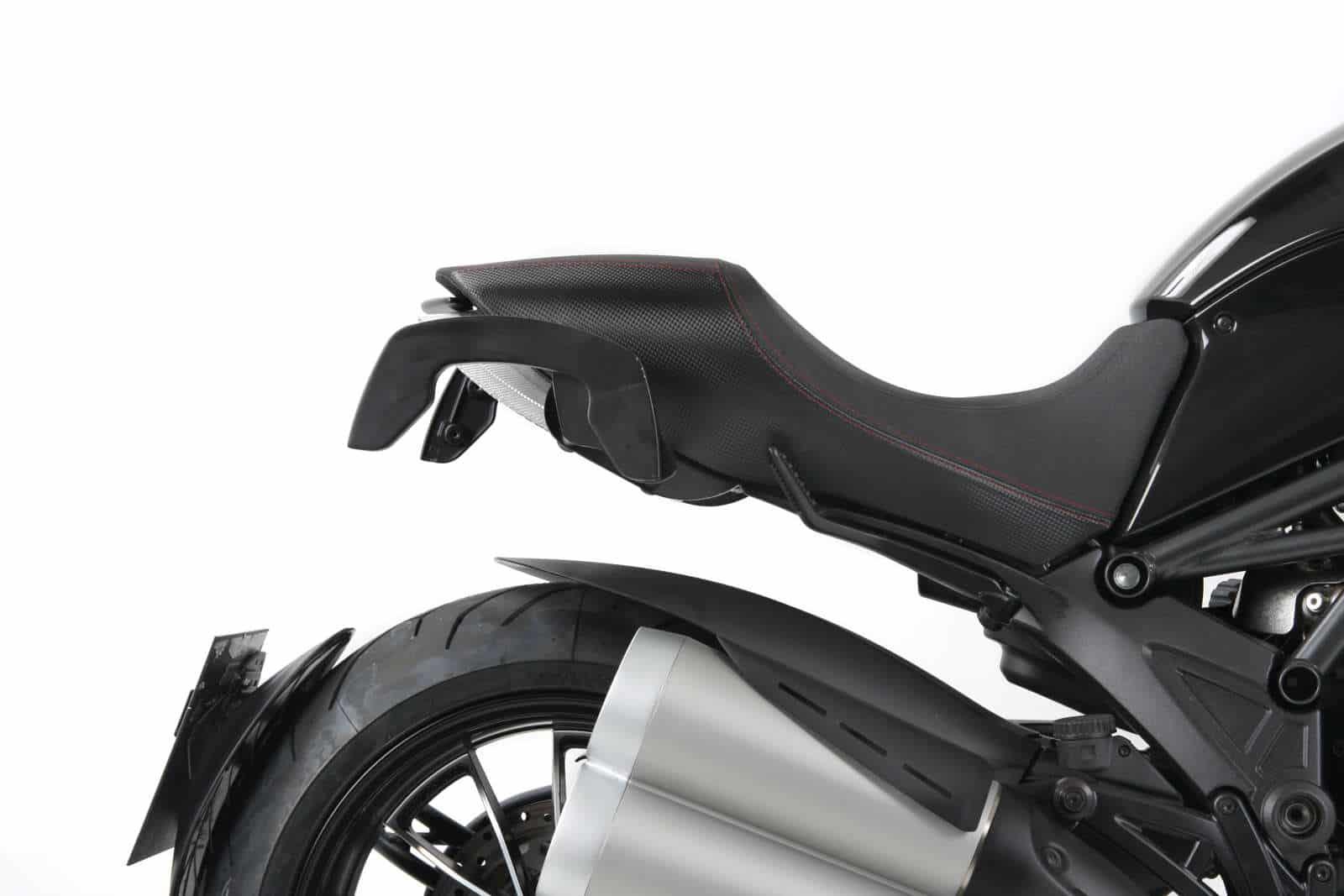 Support latéral C-Bow noir pour Ducati Diavel 1200 (11-18) Hepco & Becker