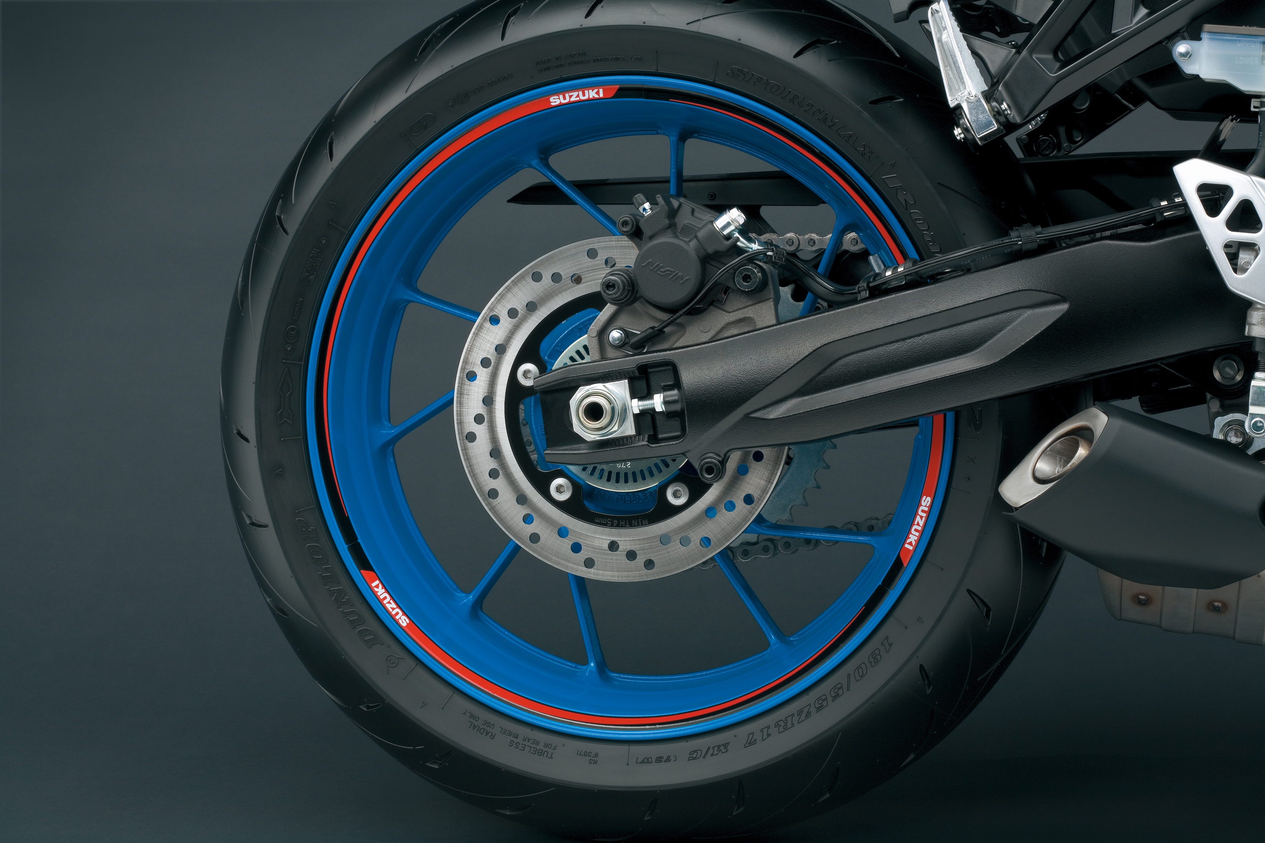 Autocollant de bord de jante (rouge / noir) Suzuki GSX-8S 2023- Accessoires d'origine