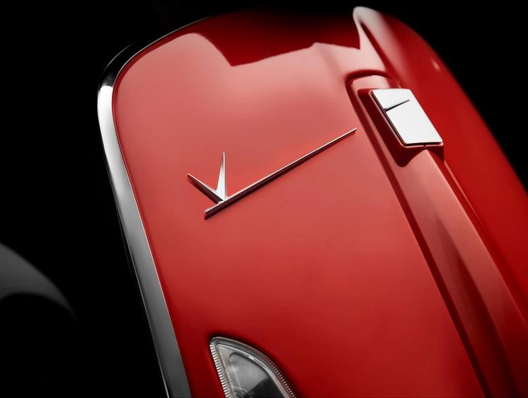 Inscription RIZOMA tablier de jambe pour Vespa, argenté