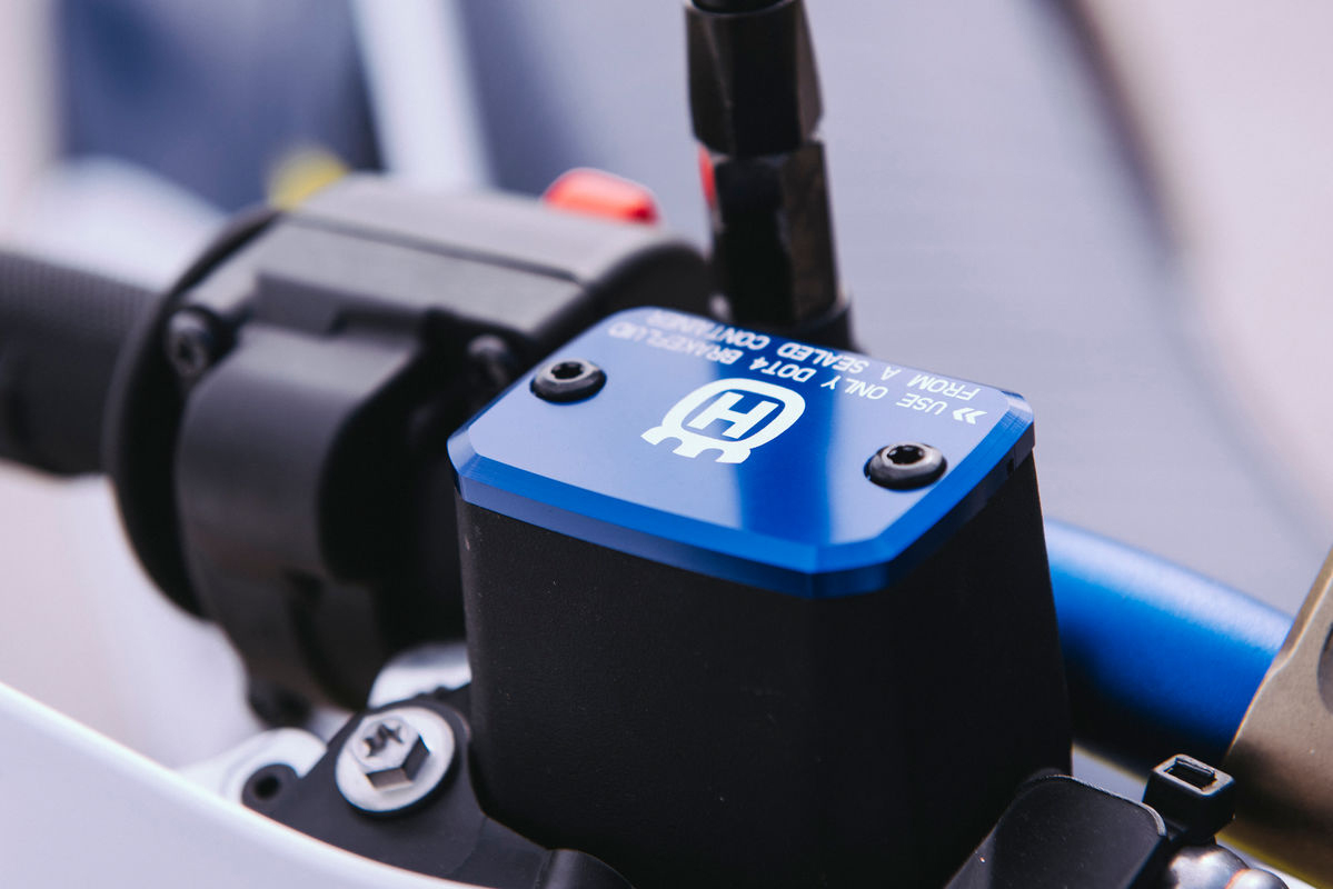 Couvercle original de cylindre de frein à main pour Husqvarna FS 701 Supermoto