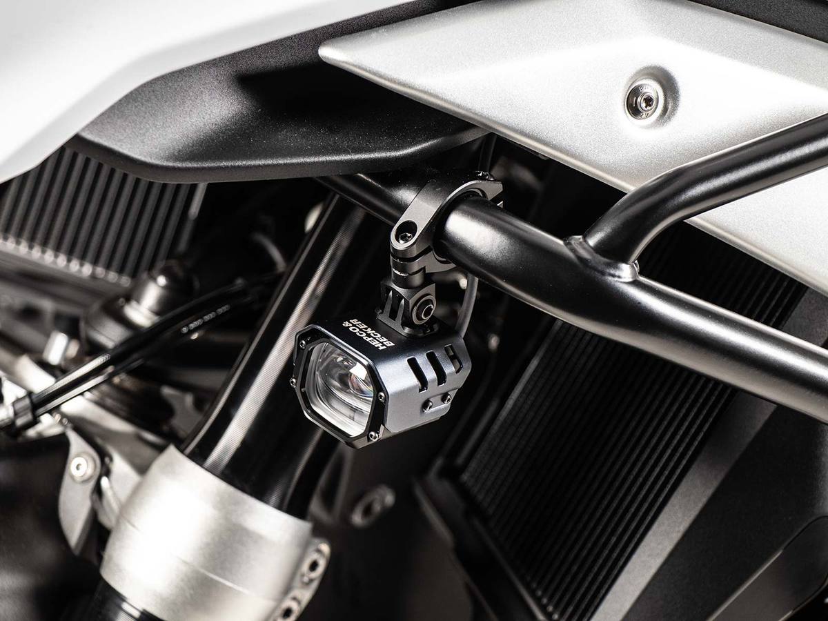 Phares supplémentaires à LED Nova avec fixation universelle pour tube Ø18-25mm Hepco & Becker