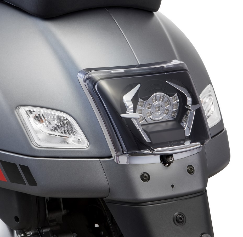 Cadre feu arrière Conversion pour Vespa GTS/GTS Super/GTV 125-300ccm ('14-'18), chrome