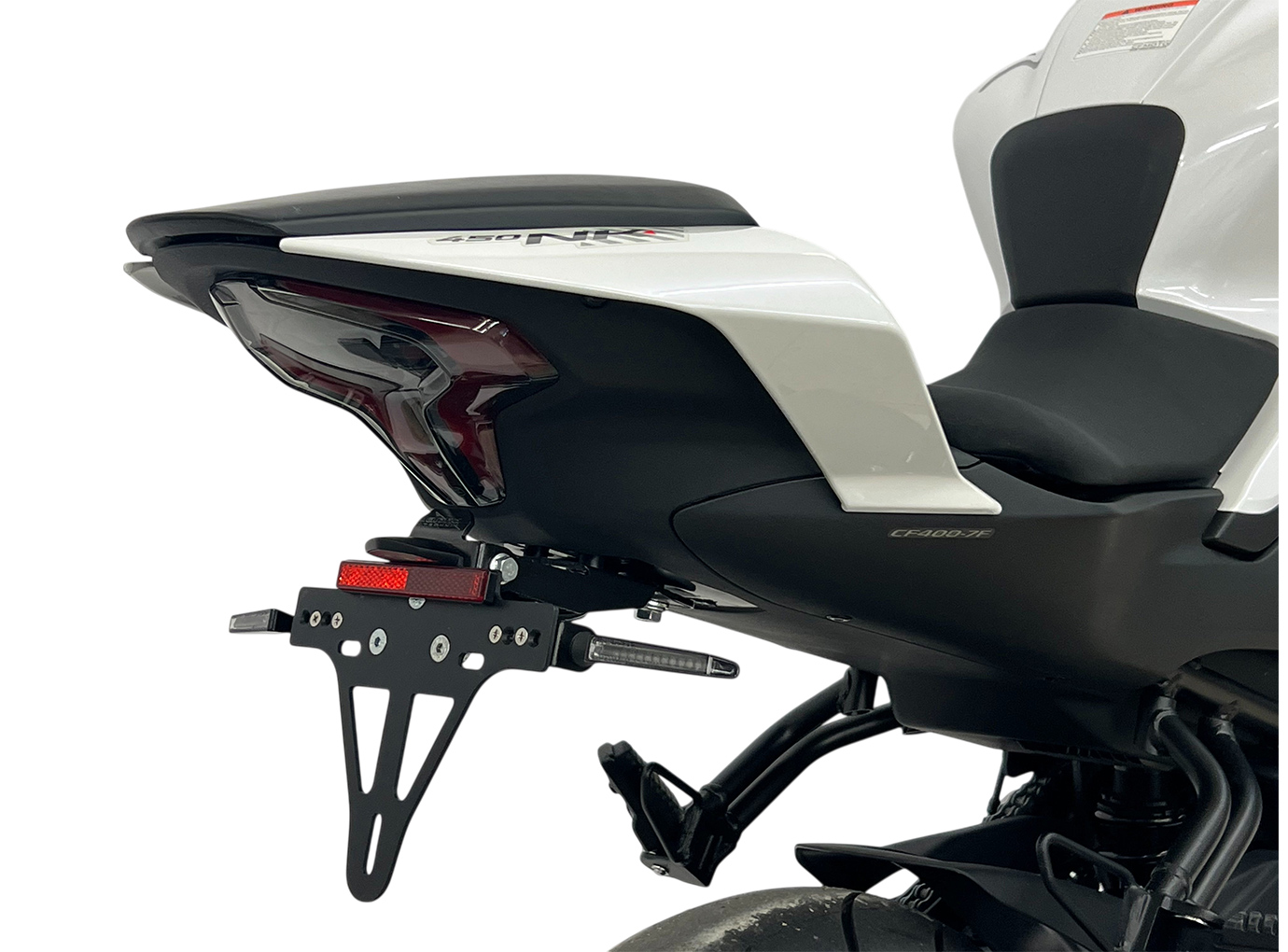 alpha Technik Kennzeichenhalter CF Moto 400NK, Modelljahr 2024-.