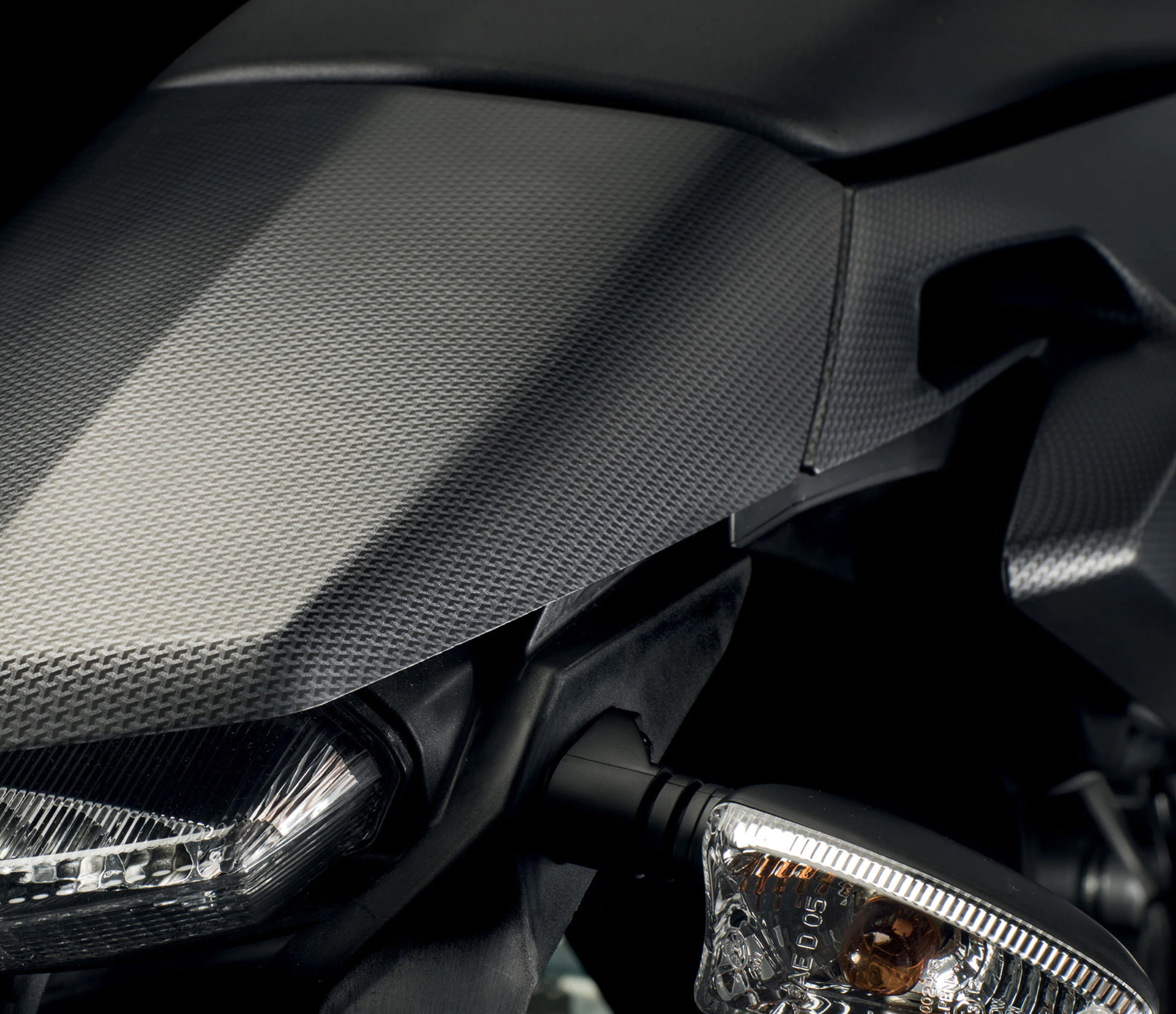 Carénage arrière, noir, look carbone pour RX50 Factory, SX50, SX50 Factory, Motard