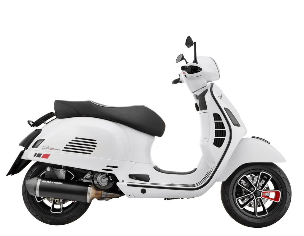 Cadre feu arrière pour Vespa GTS/GTS Super HPE 125/300 ('19-), noir brillant