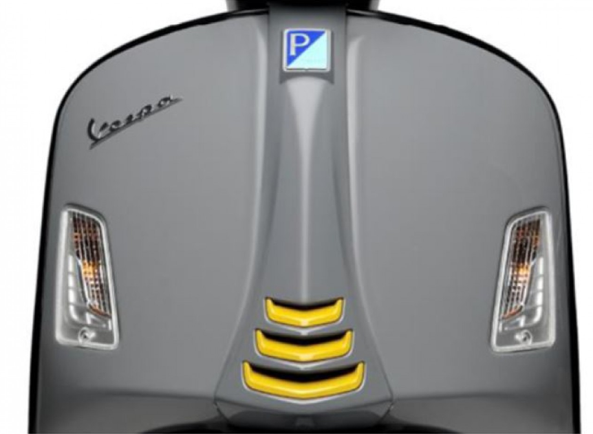 Kit d'habillage "Black Kit" pour Vespa GTS Super Tech HPE