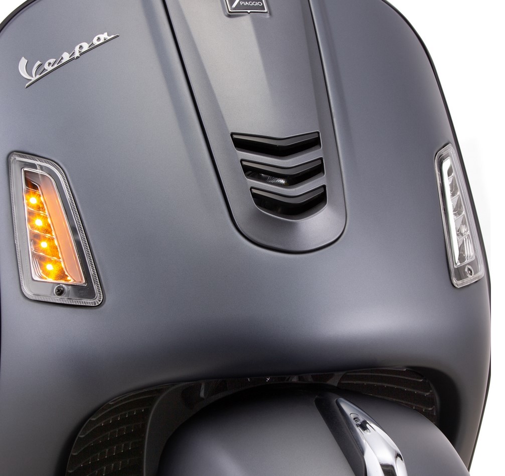 Kit clignotants avant gauche/droite pour Vespa GTS/GTS Super/GTV/GT 60/GT/GT L ('03-'13), clair