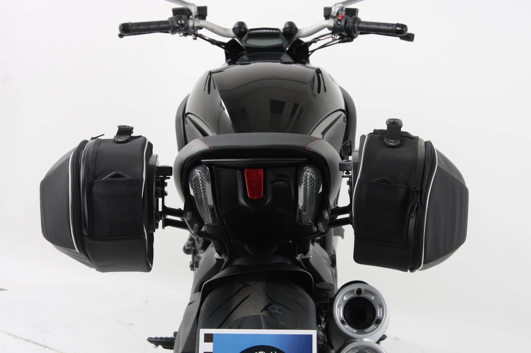 Support latéral C-Bow noir pour Ducati Diavel 1200 (11-18) Hepco & Becker
