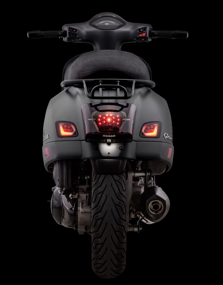 Kit de clignotants arrière gauche/droite pour Vespa GTS/GTS Super/GTV 125-300ccm ('14-22), teinté