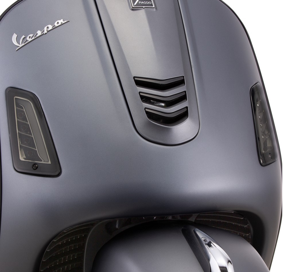 Kit clignotants avant gauche/droite pour Vespa GTS/GTS Super/GTV 125-300ccm ('14-), teinté