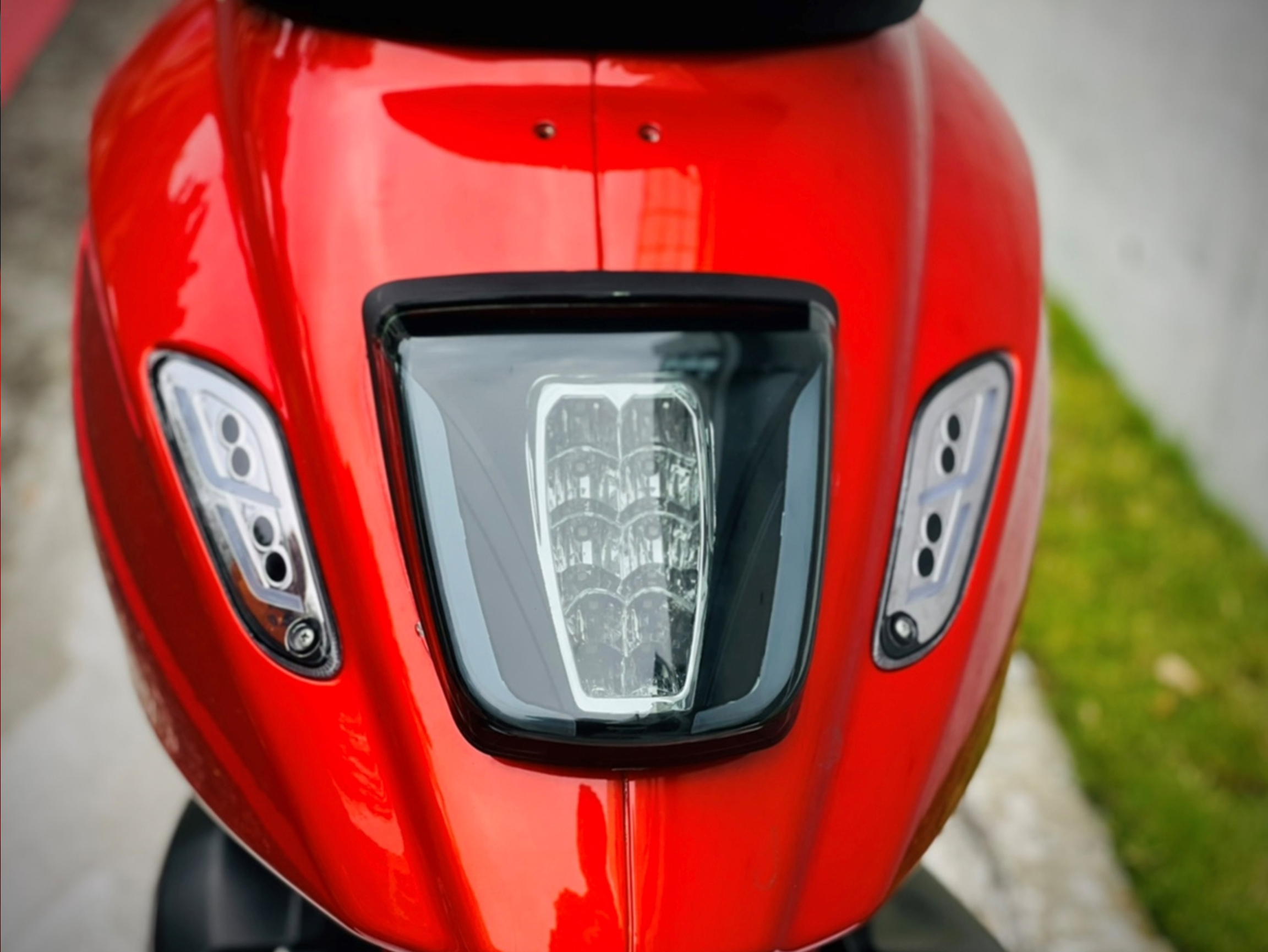 Feu arrière LED Zelioni pour Vespa Primavera / Sprint 50-150ccm