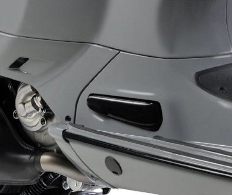 Kit d'habillage "Black Kit" pour Vespa GTS Super Tech HPE