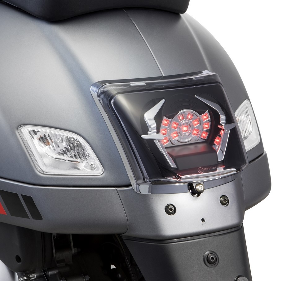 Cadre feu arrière Conversion pour Vespa GTS/GTS Super/GTV 125-300ccm ('14-'18), chrome