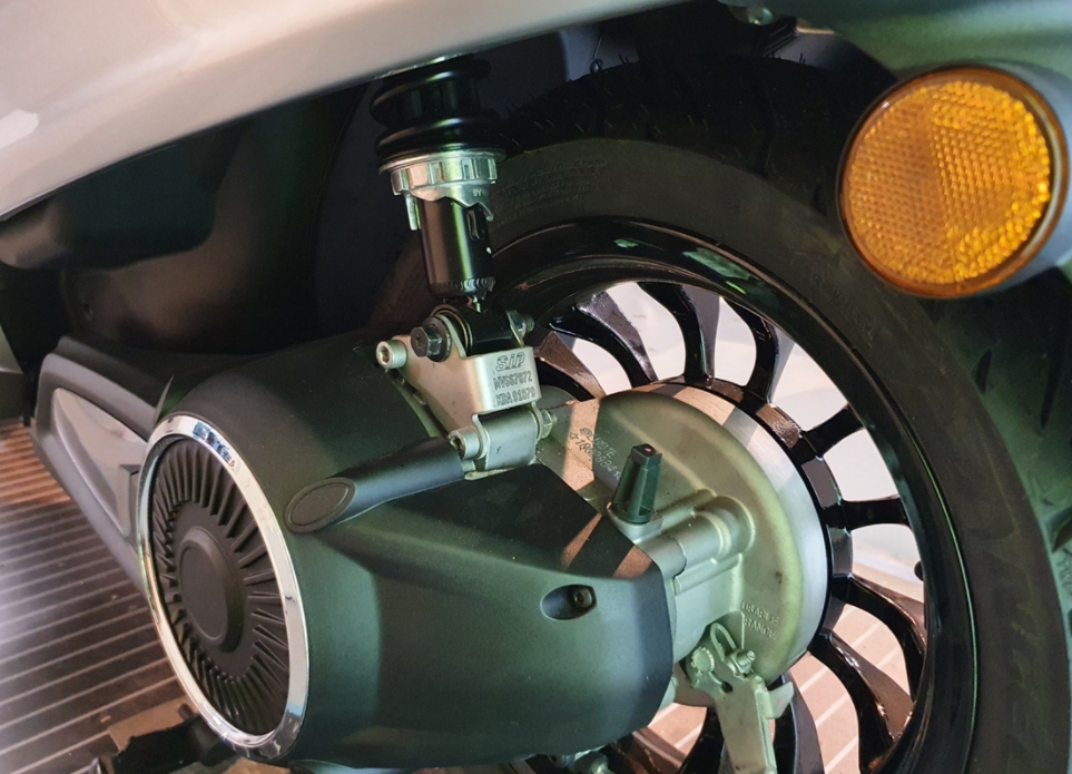 Adaptateur pour abaissement de l'amortisseur, arrière pour Vespa Primavera/Sprint, acier