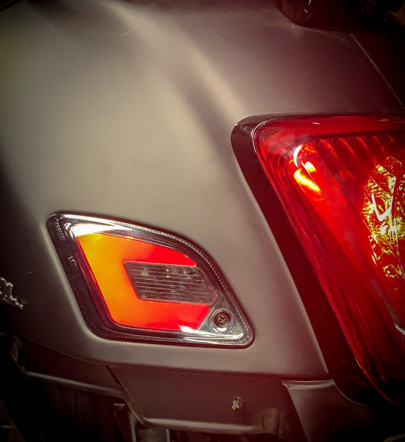 Jeu de clignotants arrière LED, teinté pour Vespa GT, GTL, GTV, GTS 125-300 (2014-2018)