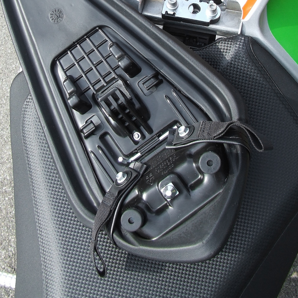 Kriega US-Drypack Kit de montage pour Aprilia Tuono V4 Factory / RR & RSV4 RF / RR