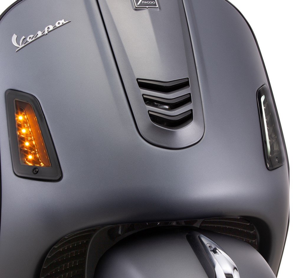 Kit clignotants avant gauche/droite pour Vespa GTS/GTS Super/GTV 125-300ccm ('14-), teinté