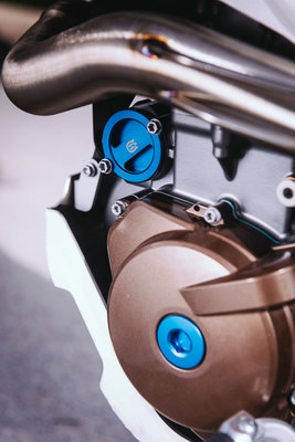 Couvercle de filtre à huile original Factory pour Husqvarna FS 701 Supermoto