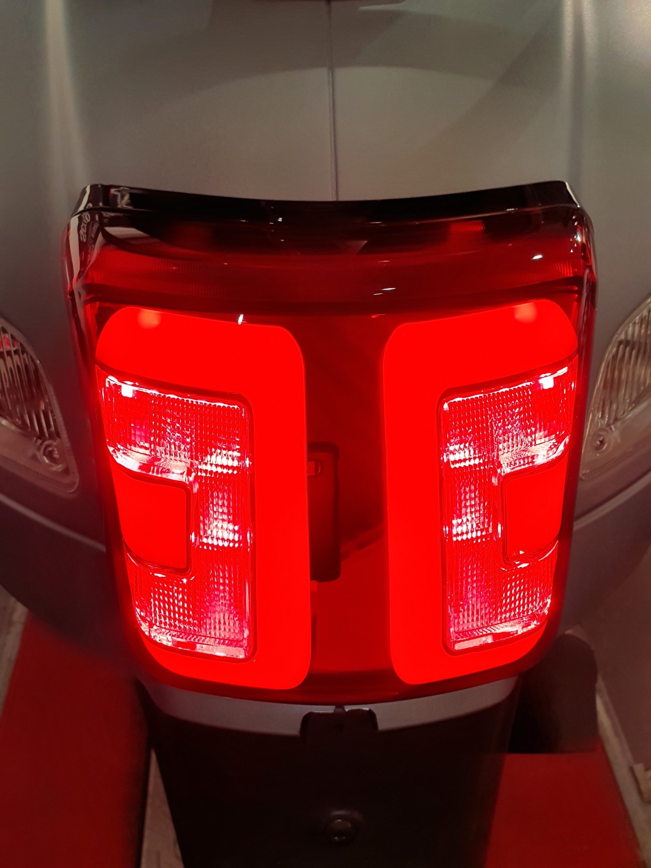LED feu arrière rouge pour Vespa GTS, GTS Super 125-300 ccm