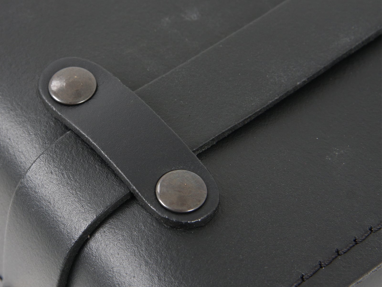 Sacoche arrière en cuir LEGACY Hepco & Becker - Noir