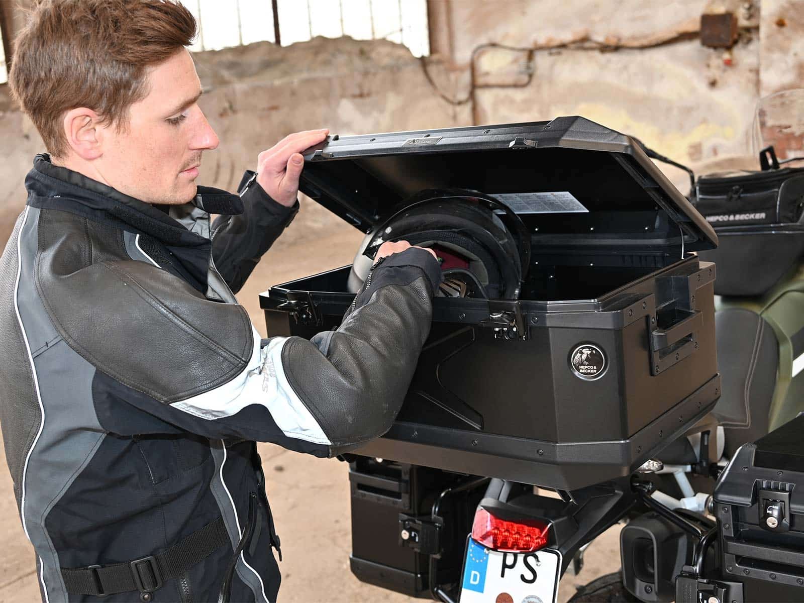 Topcase en aluminium Xplorer 60 litres aluminium noir Hepco & Becker