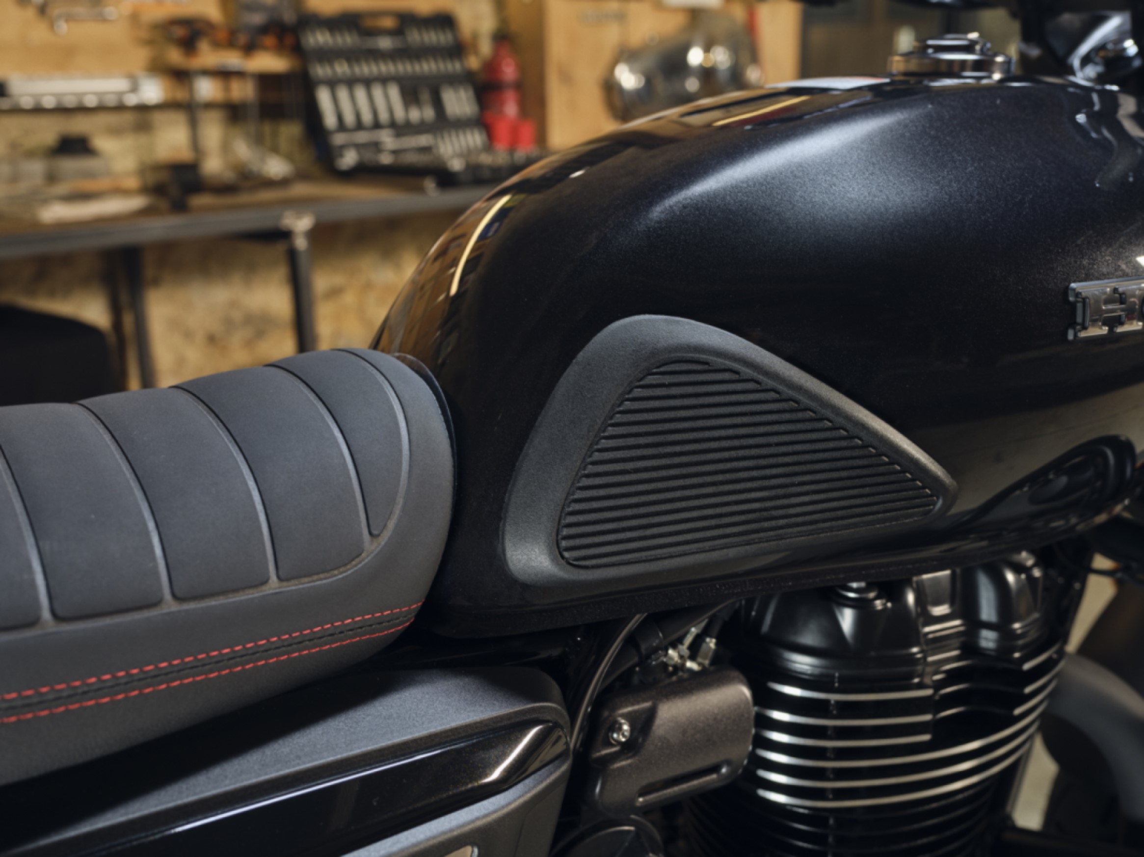 Protecteurs latéraux de réservoir pour Honda GB 350 S (25-) Original