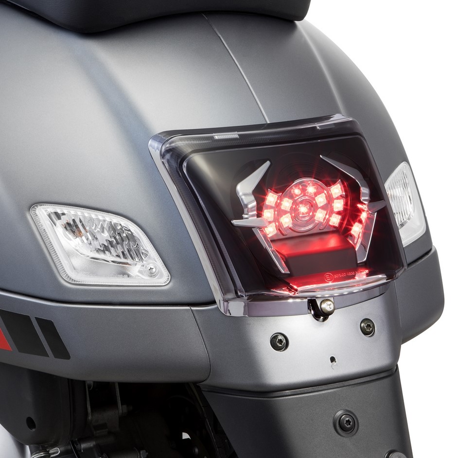 Feu arrière MK II LED pour Vespa GTS/GTS Super/GTV/GT 60 125-300ccm (-'13), clair