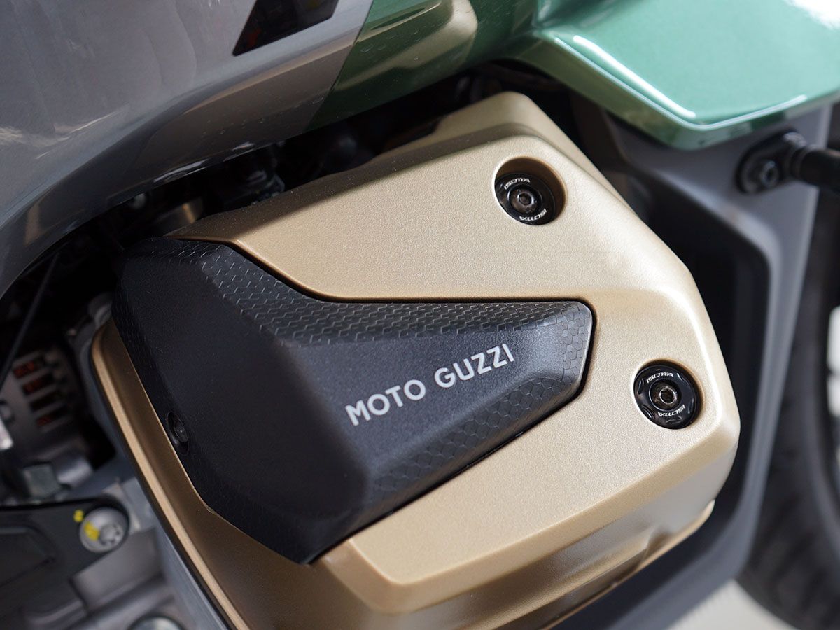 Vis de culasse pour Moto Guzzi V100 Mandello S / Stelvio 2024