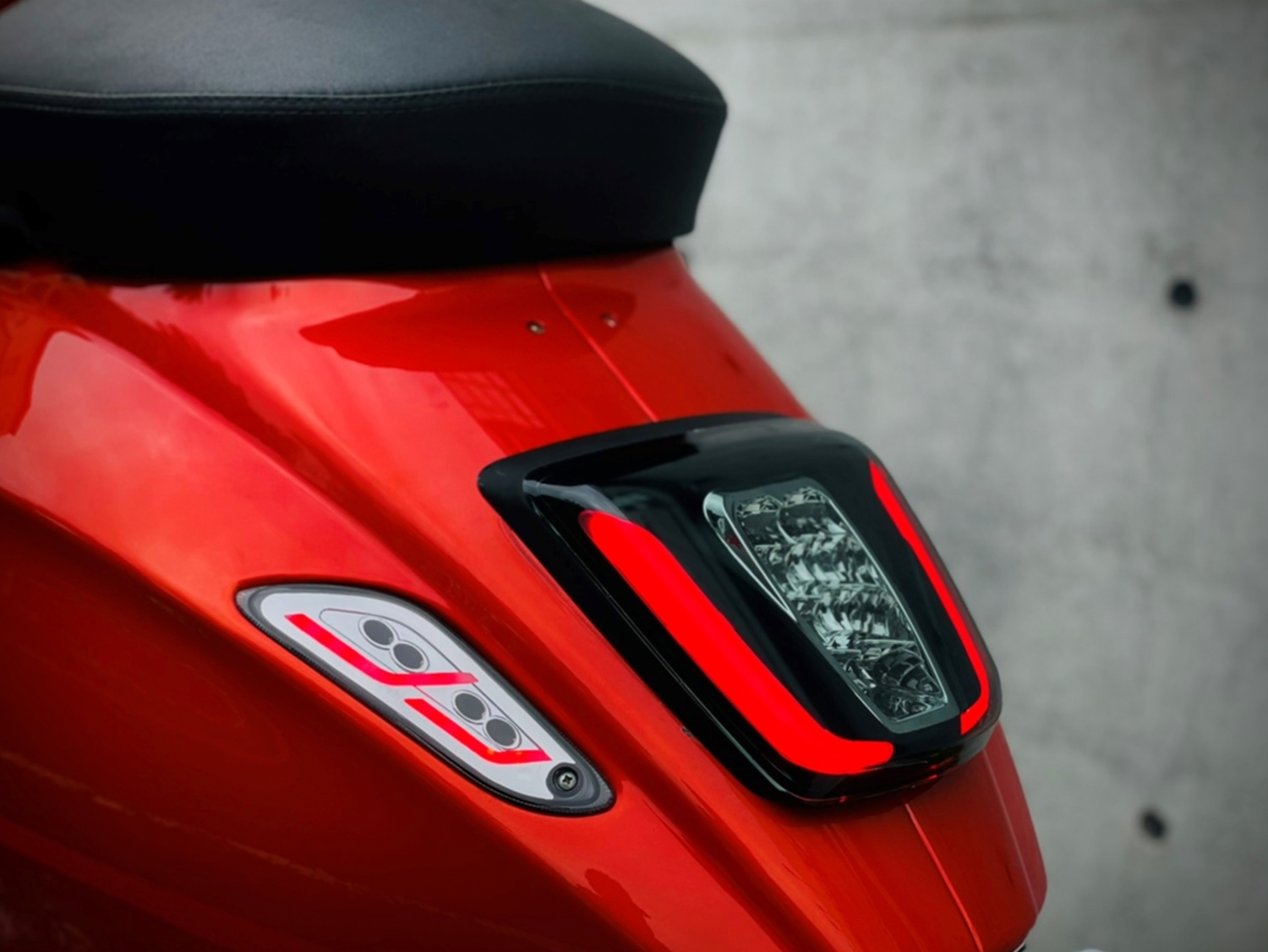 Feu arrière LED Zelioni pour Vespa Primavera / Sprint 50-150ccm