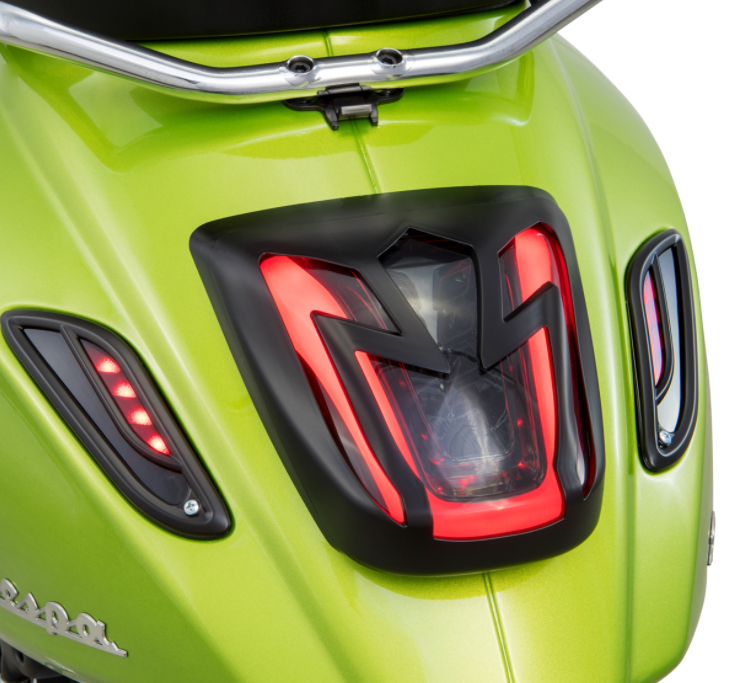 Grille de feux arrière pour Vespa Primavera/​Sprint 50-150ccm 2T/​4T AC, noir mat