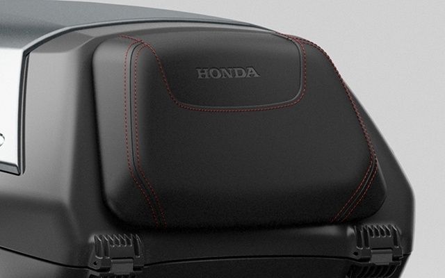 Coussin dorsal noir / rouge pour top case 50 litres d'origine Honda