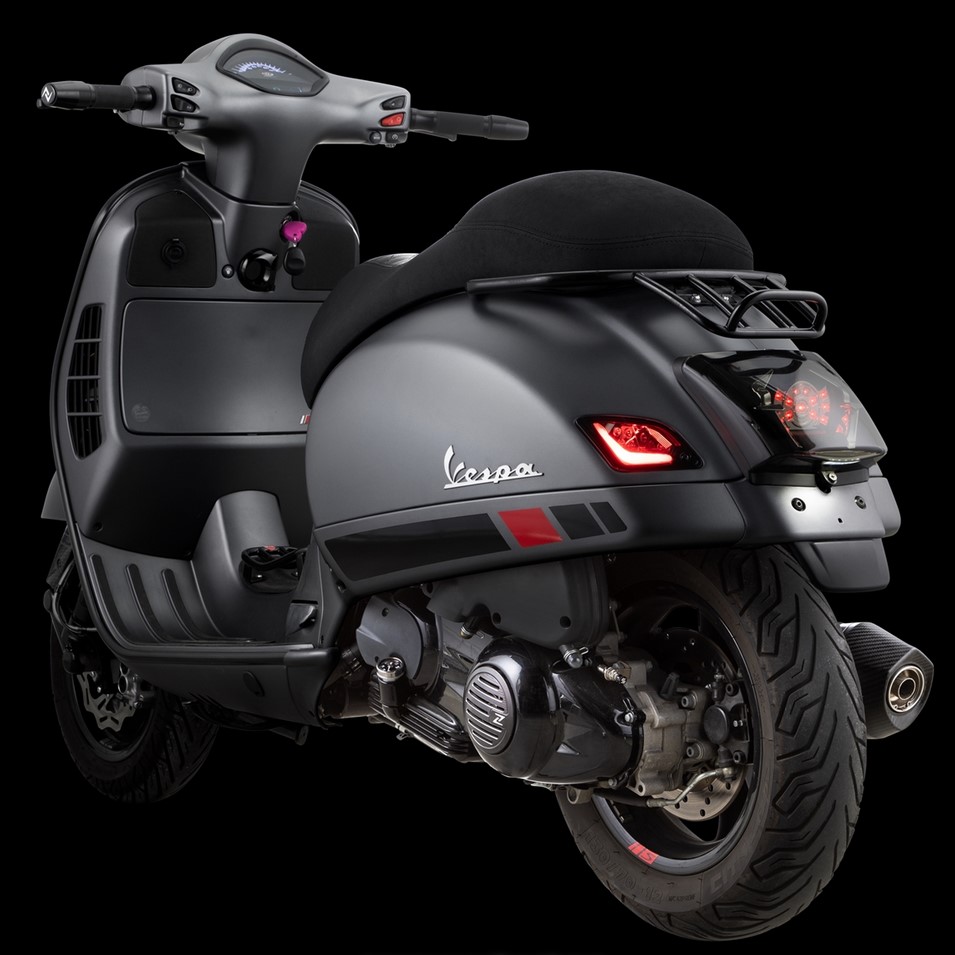 Kit de feux arrière pour Vespa GTS/GTS Super/GTV 125-300ccm ('14-'18), teinté