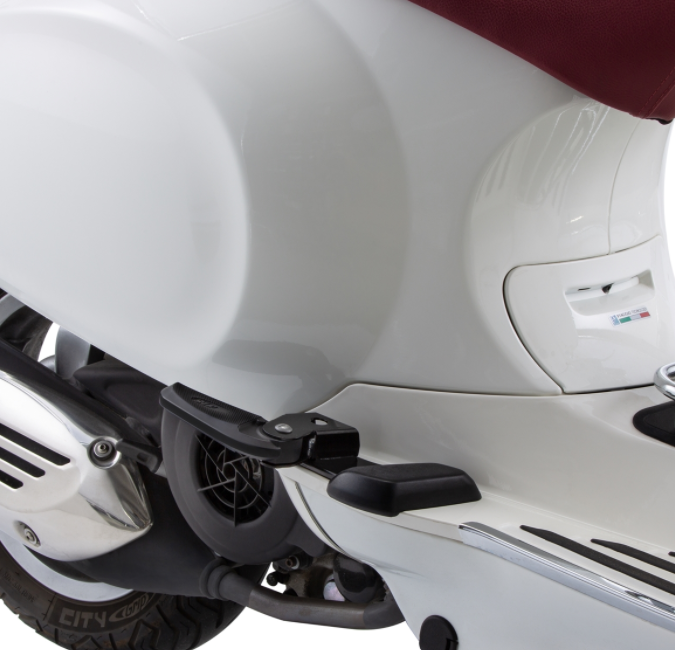 Repose-pieds droit et gauche pour Vespa Primavera/​Sprint 50-150ccm 2T/​4T AC, noir/noir
