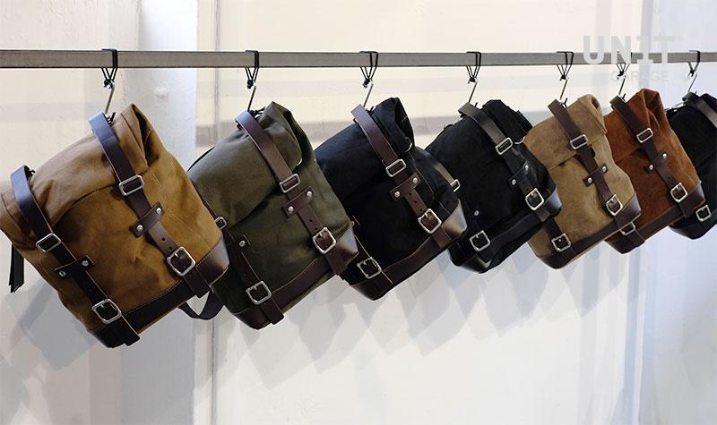 Sacoche latérale gauche en toile 10L-14L + cadre Triumph Scrambler 400 X - noir/noir