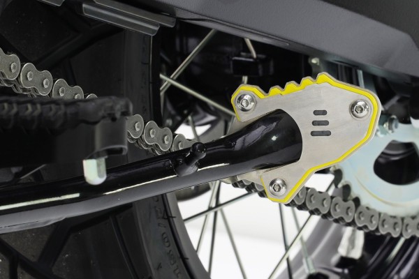 Plaque de béquille latérale jaune en aluminium pour Suzuki V-Strom 800 DE (23-)