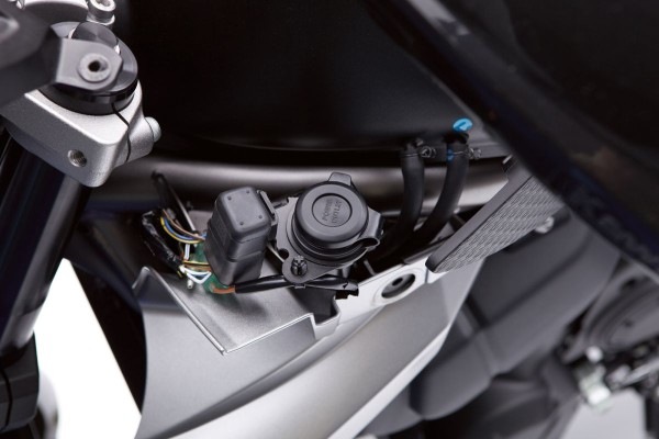 prise 12 V Versys650 2014 originale Kawasaki