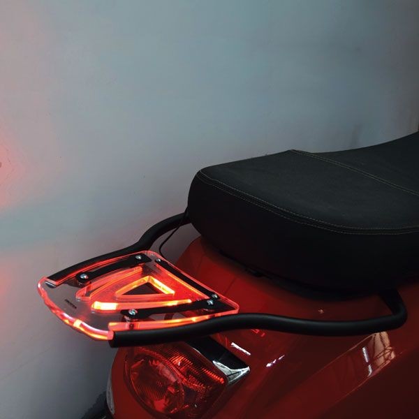 Porte-bagages noir pour Vespa LX - Isotta